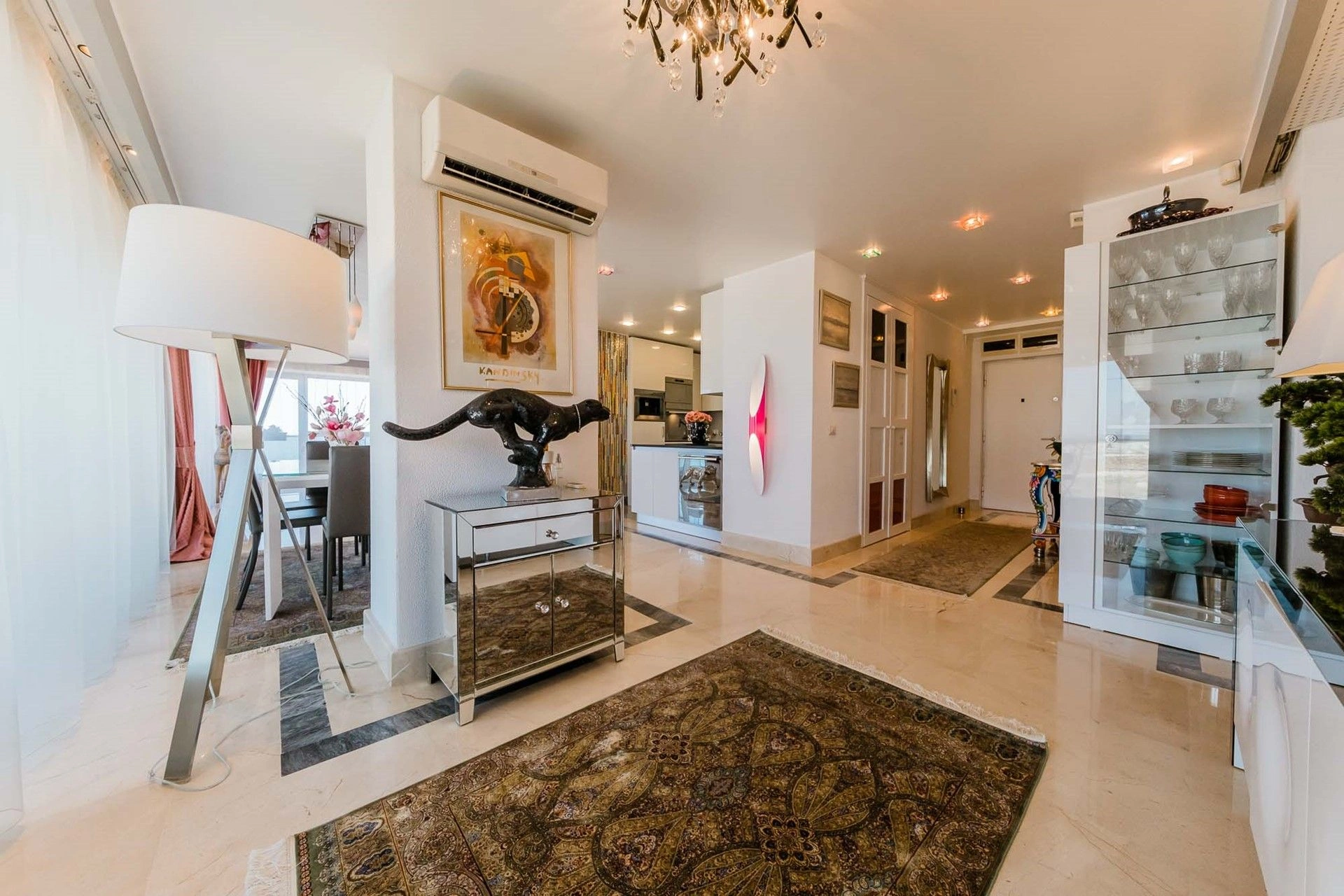 Просторный пентхаус 3+1 с видом на море в Констанце, Румыния