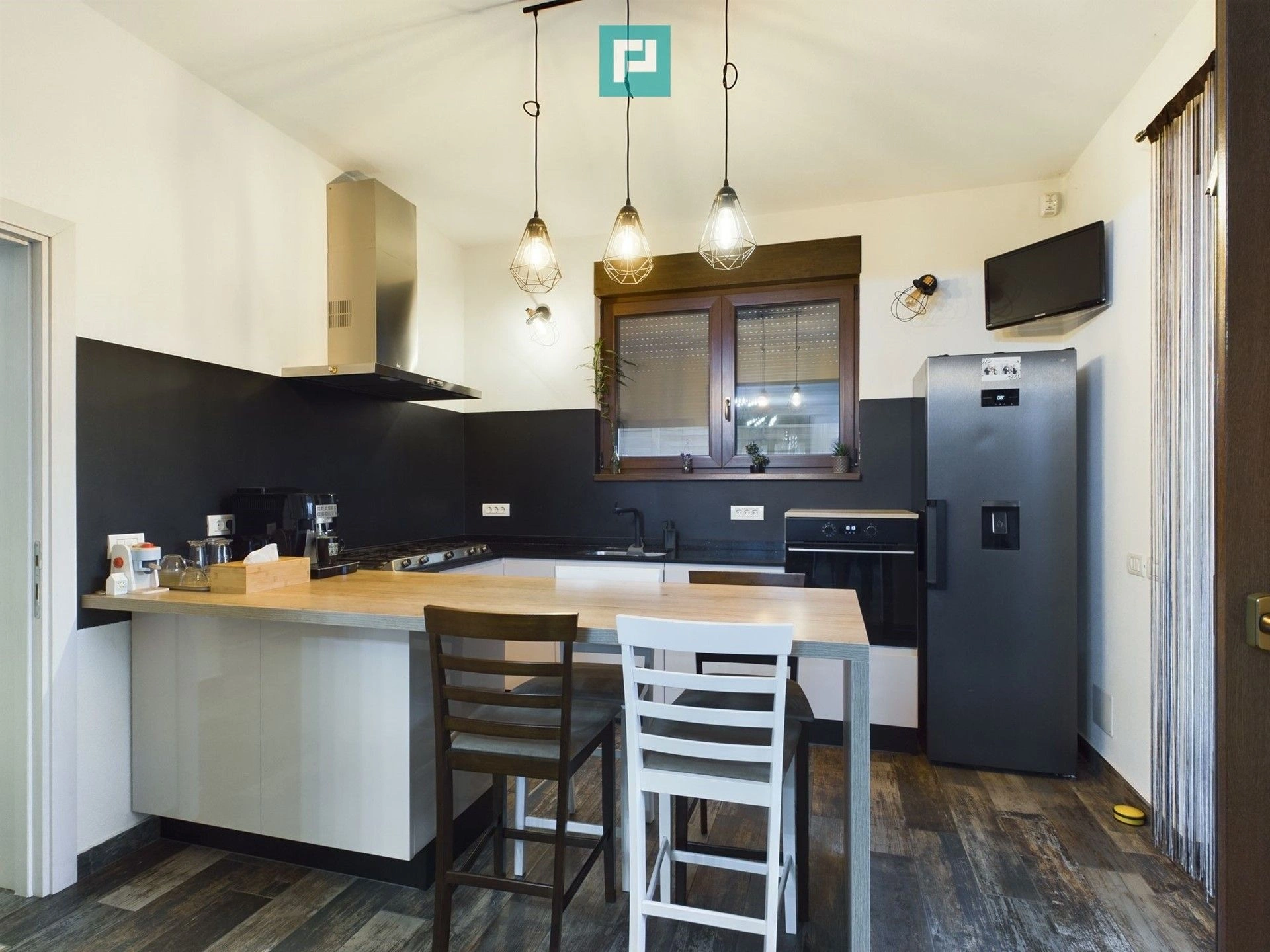 Новый дом площадью 240 м2 с бассейном в районе Тиволи, Тимишоара