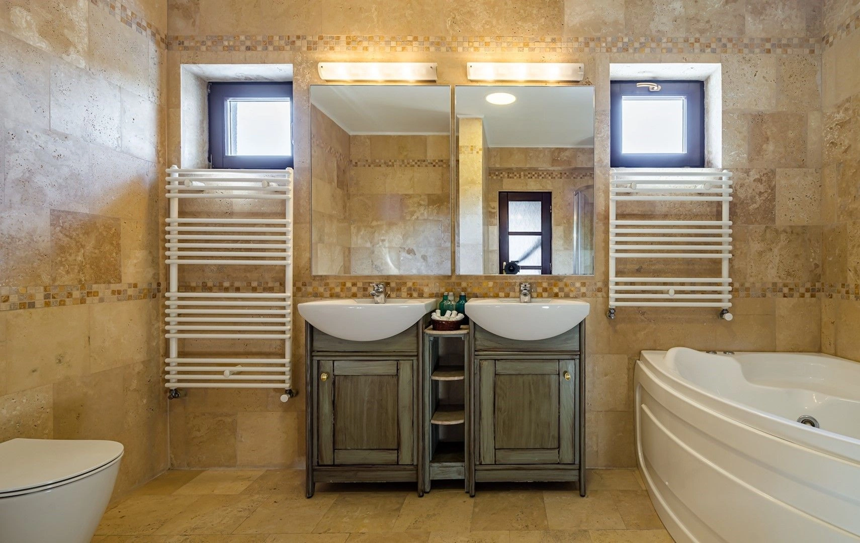 Роскошная вилла 436 м2 недалеко от пляжа в Констанце