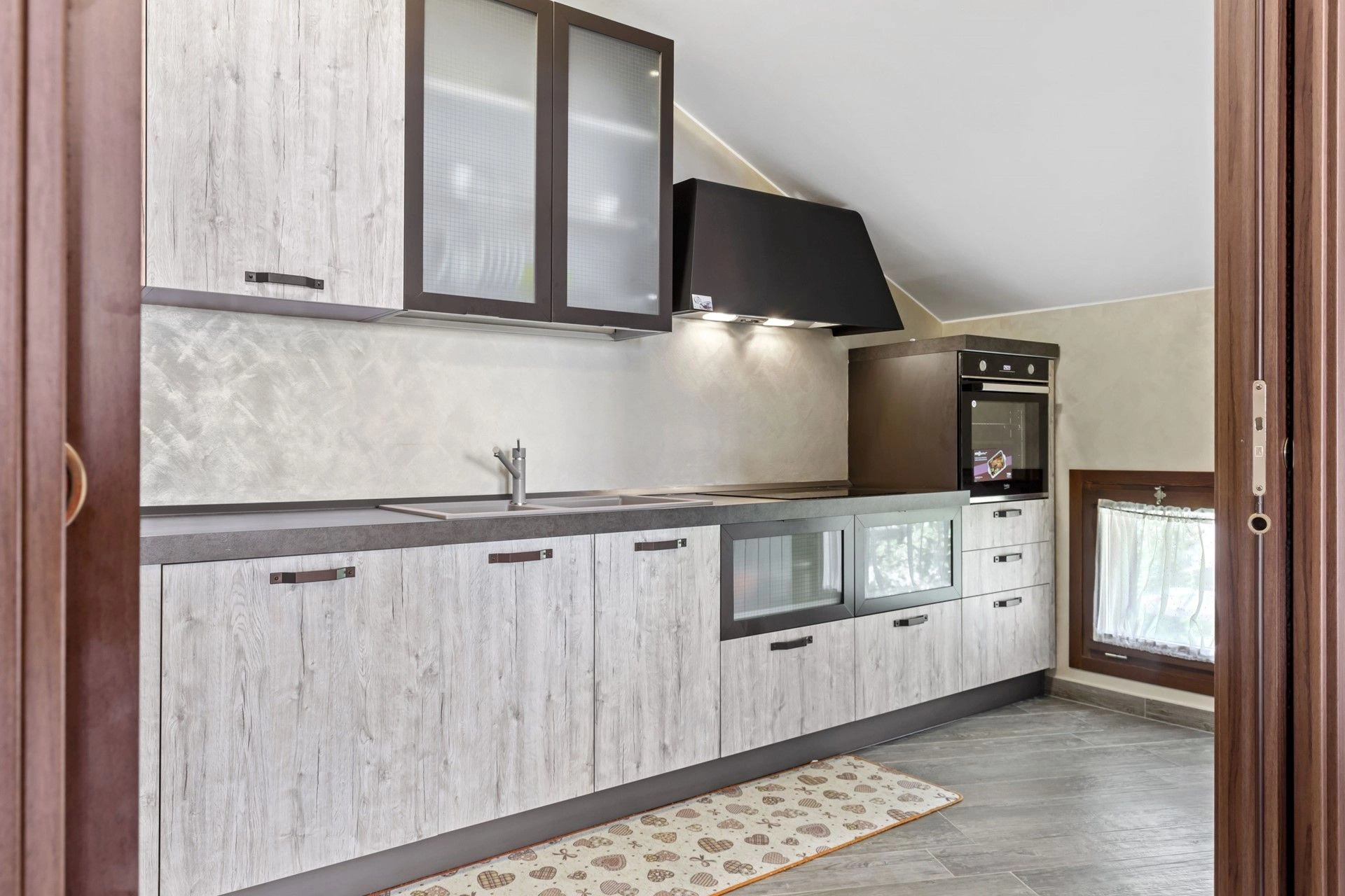 Комфортная вилла 540 м2 на побережье Черного моря в Констанце