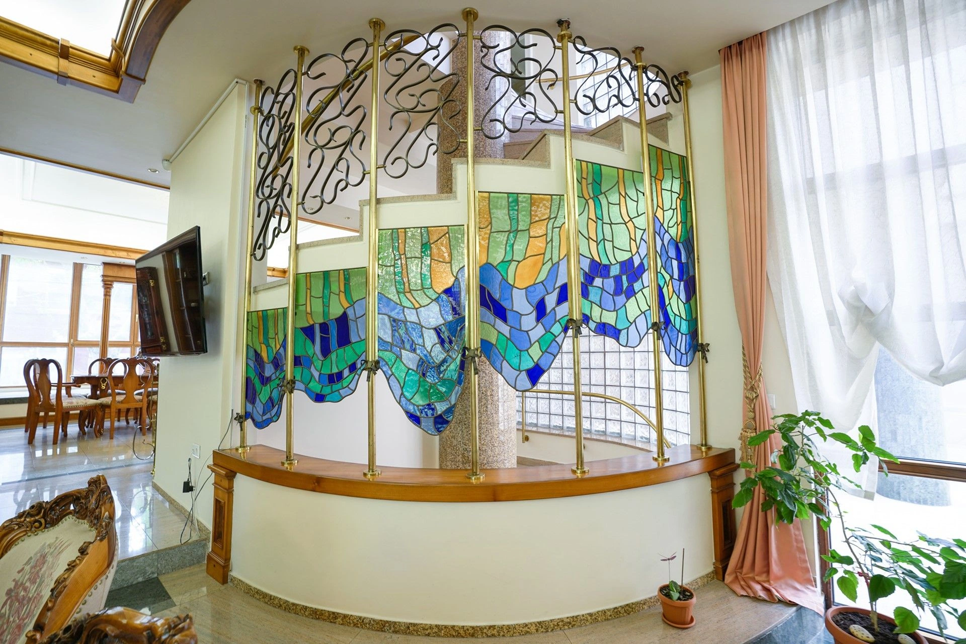 Beautiful house 1100 m2 in the center of Constanta