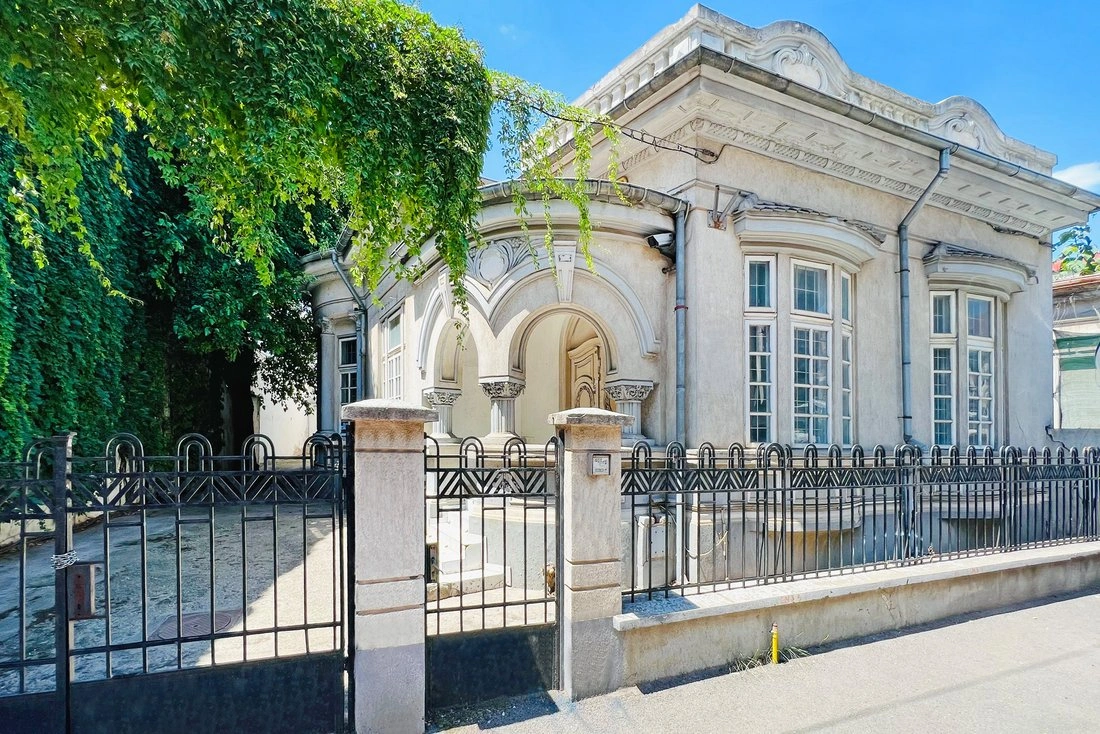 Дом 500 m2 в Бухаресте, Румыния
