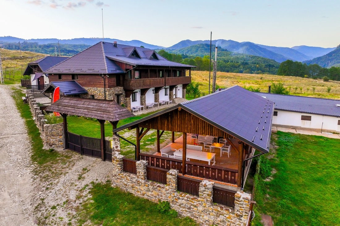 Дом 1217 m2 в Брашове, Румыния