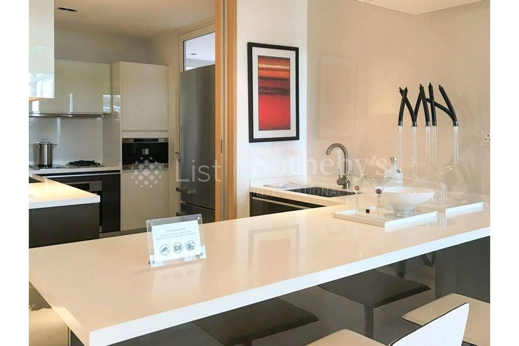 Светлая квартира 2+1 на Сентозе, Сингапур