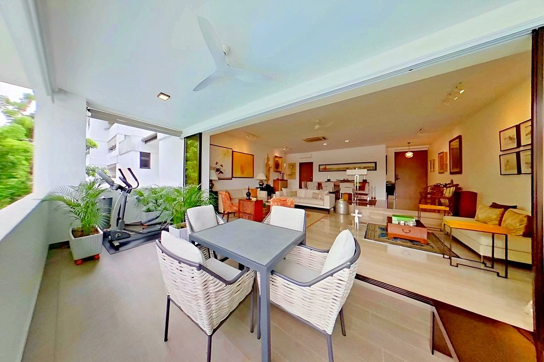 Квартира 3+1 с открытым бассейном в Сингапуре