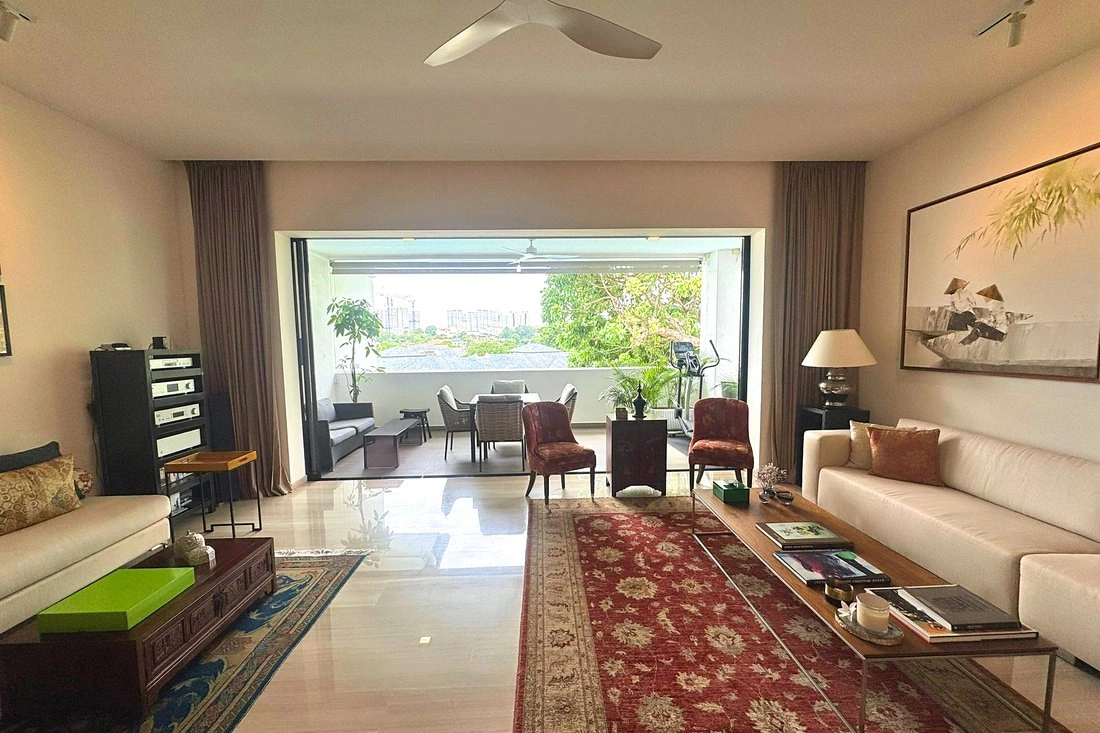 Квартира 3+1 с открытым бассейном в Сингапуре