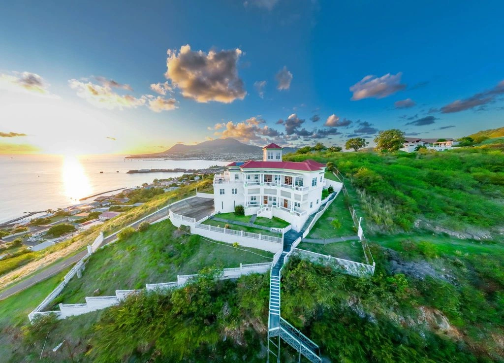 Меблированный дом 5+1, 1393 м² в Basseterre, St. Kitts and Nevis