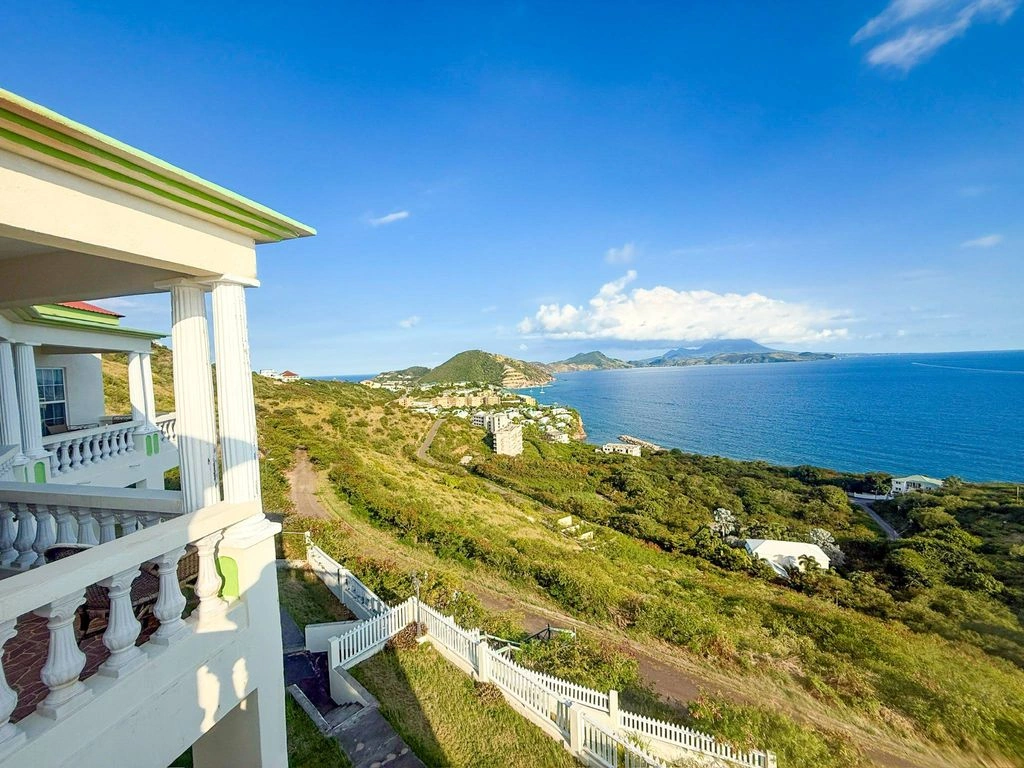 Меблированный дом 5+1, 1393 м² в Basseterre, St. Kitts and Nevis