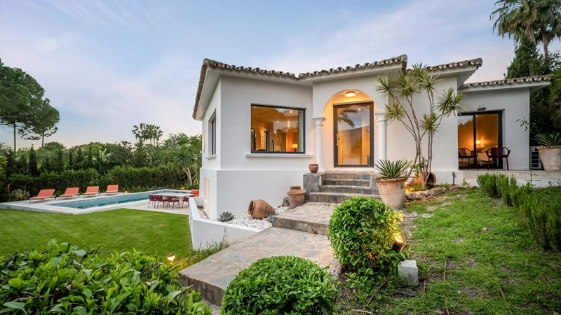 Вилла 9+1 с лифтом в Марбелье, Испания