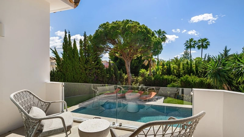 Вилла 9+1 с лифтом в Марбелье, Испания