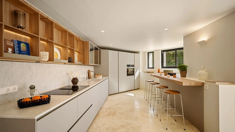 Вилла 9+1 с лифтом в Марбелье, Испания