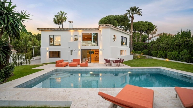 Вилла 9+1 с лифтом в Марбелье, Испания