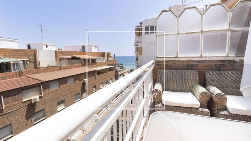 Квартира 2+1 с видом на море в Аликанте, Испания