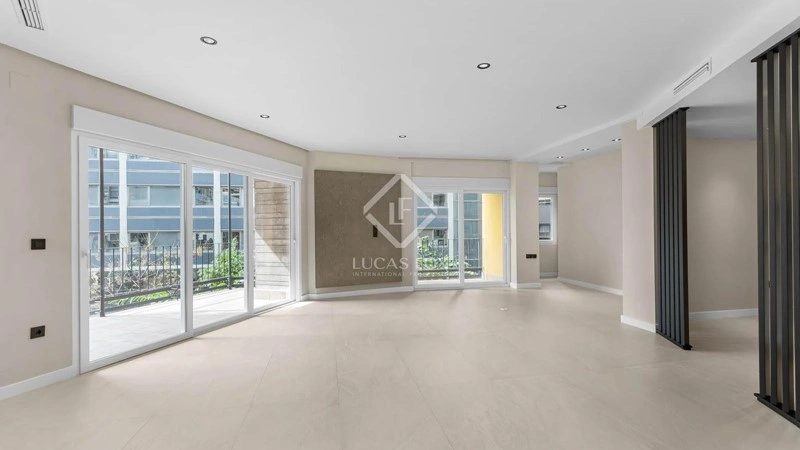 Квартира 6+1 рядом с морем в Аликанте, Испания