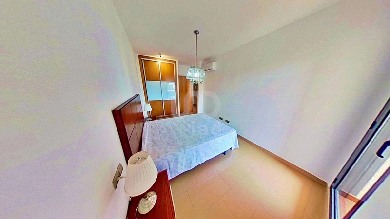 Квартира 2+1 с балконом в Аликанте, Испания