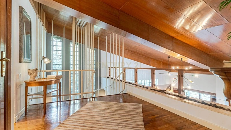 Дом 16+1 с парковкой в Гранаде, Испания