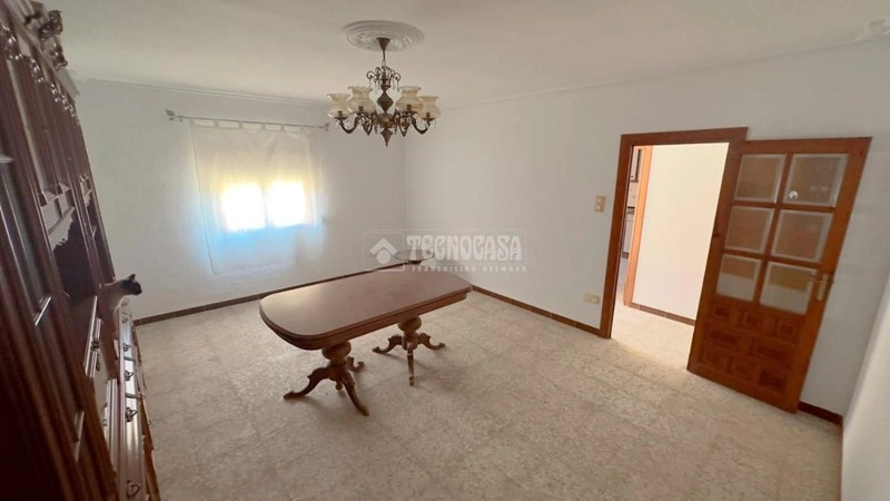 Дом 8+1 с садом в Сарагосе, Испания