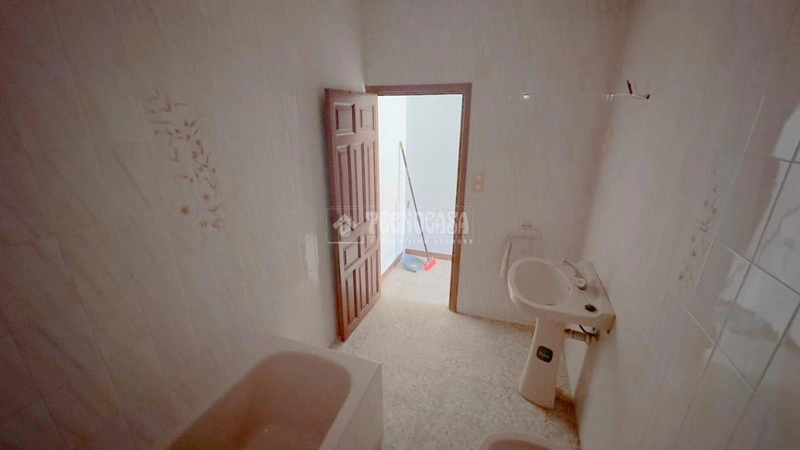 Дом 8+1 с садом в Сарагосе, Испания