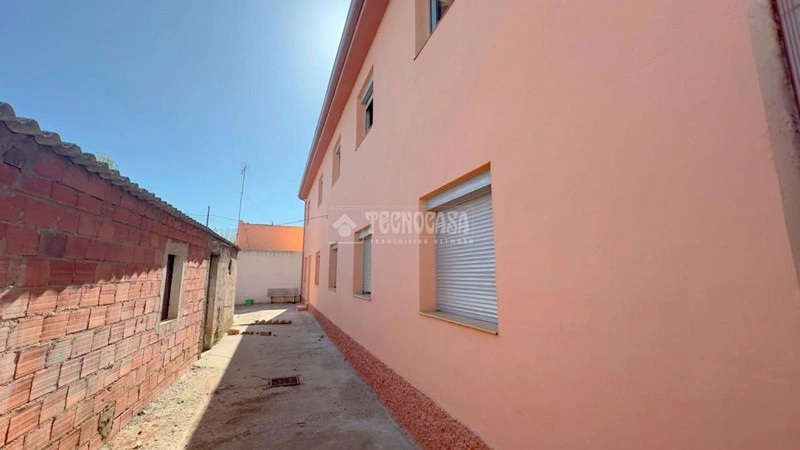 Дом 8+1 с садом в Сарагосе, Испания