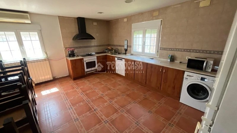 Дом 3+1 с садом в Сарагосе, Испания