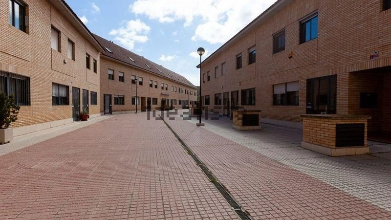 Просторный дом 250 м² в Сарагосе, Испания