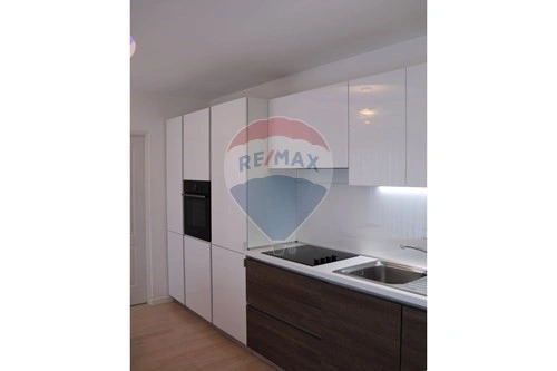 Просторная квартира с двумя спальнями в Осиеке, Хорватия