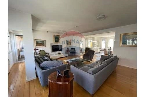 Роскошная квартира 160 м2 после ремонта в Осиеке, Хорватия