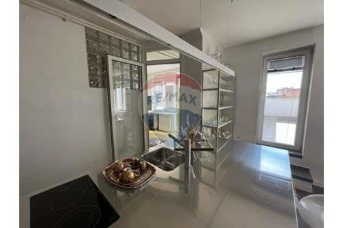 Роскошная квартира 160 м2 после ремонта в Осиеке, Хорватия