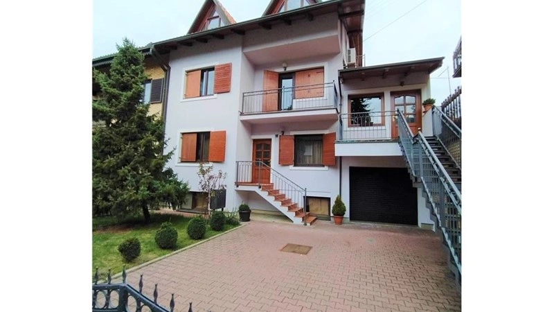 Роскошный дом 405 м2 в тихом районе Осиека, Хорватия