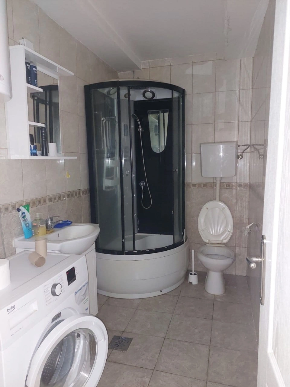 Двухуровневая квартира с тремя спальнями и парковкой в Нови-Саде, Сербия