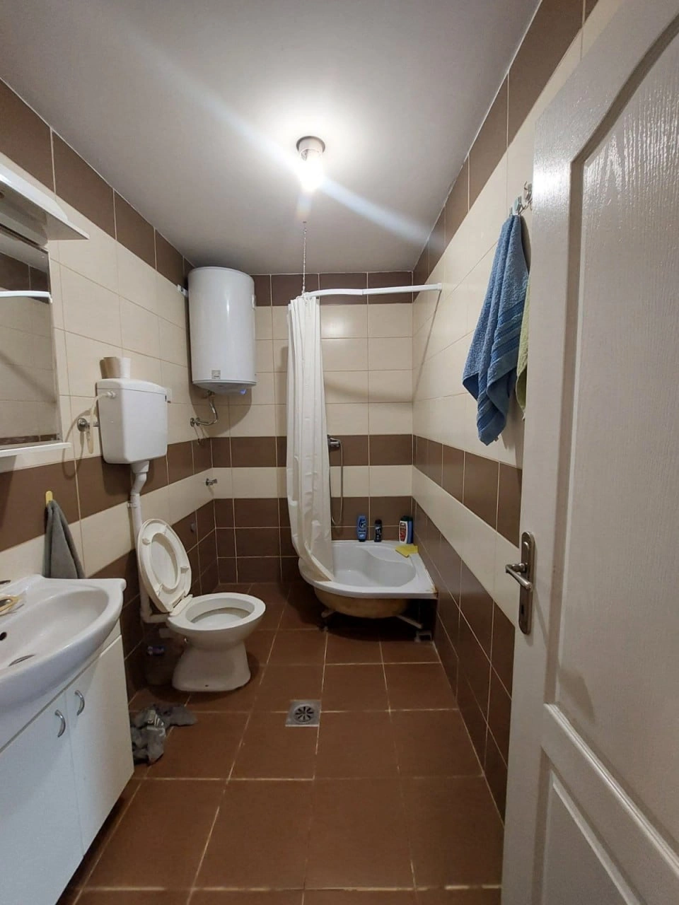 Двухуровневая квартира с тремя спальнями и парковкой в Нови-Саде, Сербия