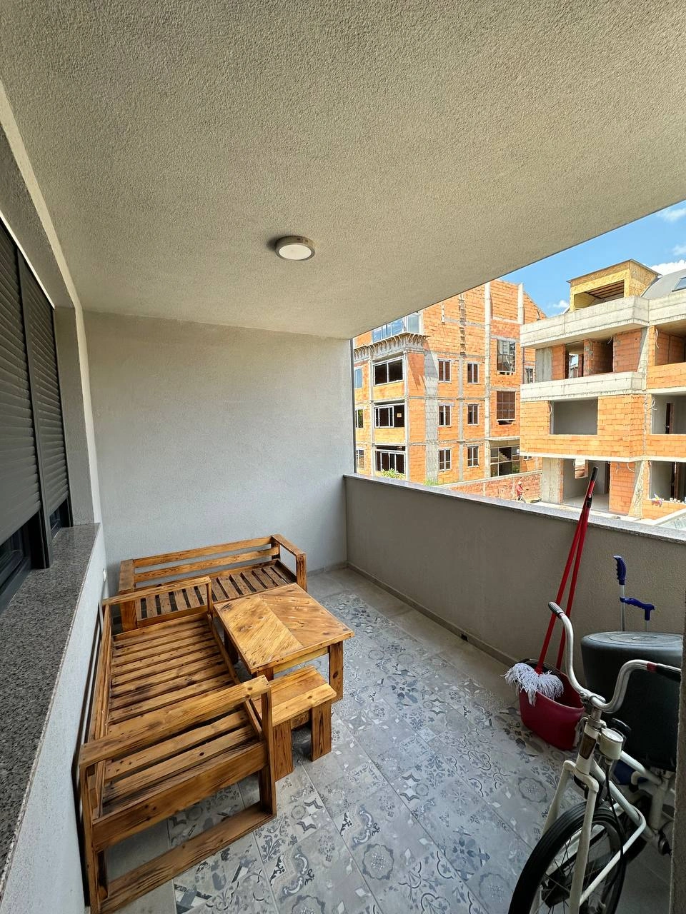 Дом с 2 спальнями и открытым бассейном в Нови‑Саде, Сербия