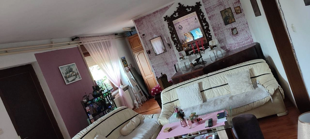 Дом площадью 355 м² с садом в Нови-Саде, Сербия