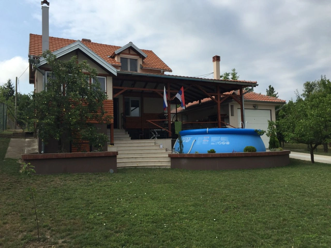 Дом с 4 спальнями и гаражом в Нови-Саде, Сербия