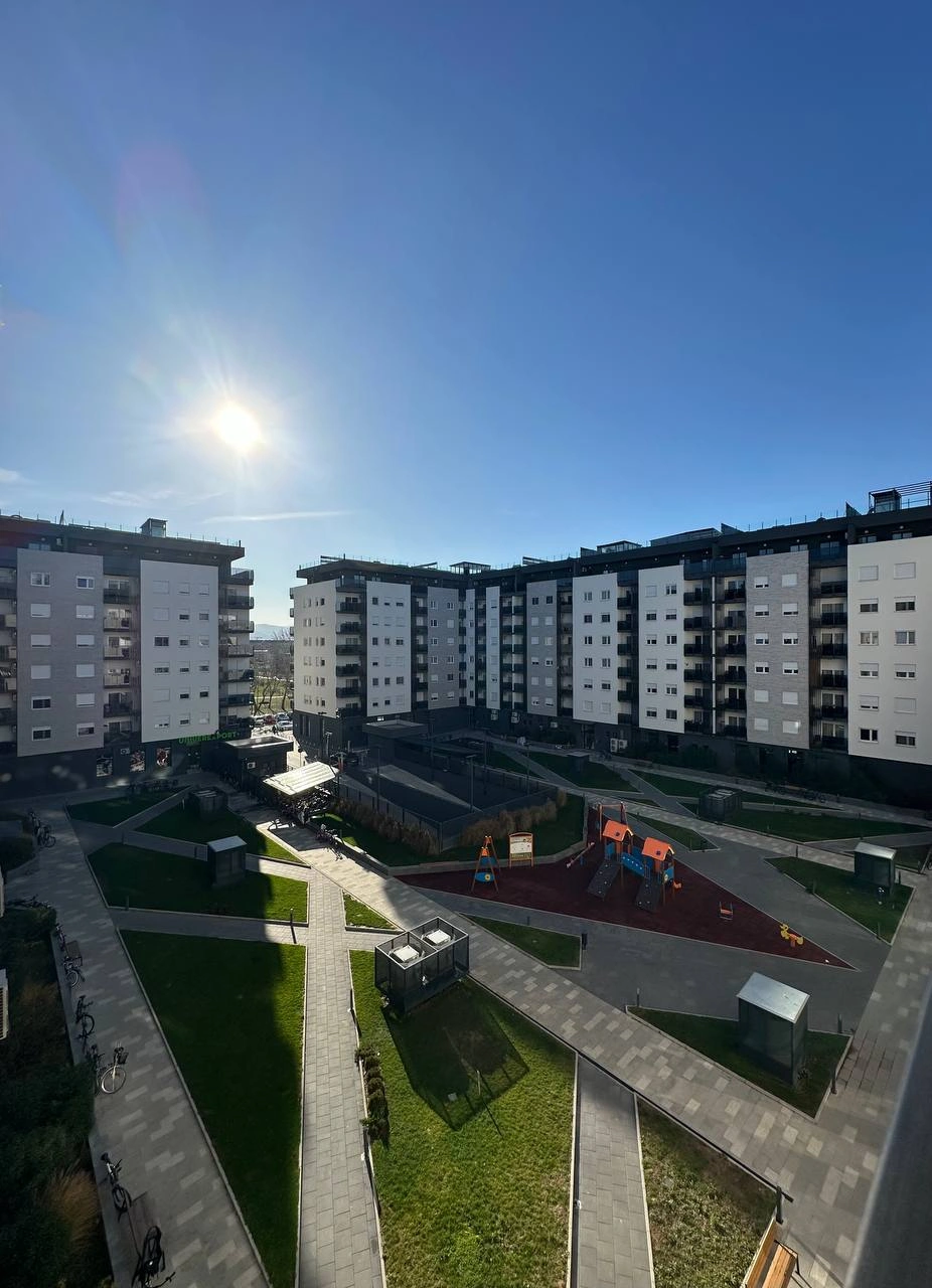 Квартира с двумя спальнями и парковкой в Нови‑Саде, Серия