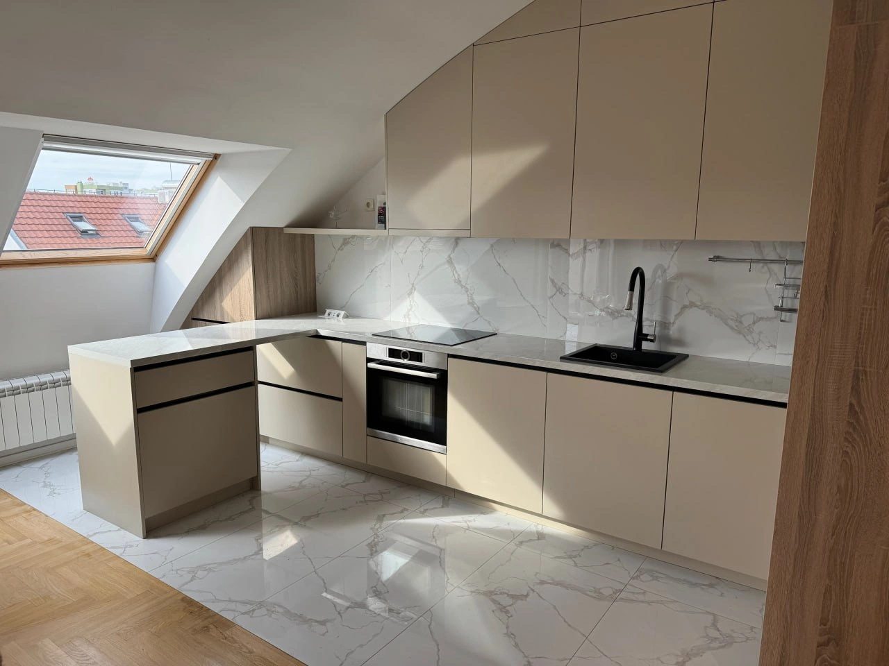 Дуплекс 99 м² с парковкой в Новом Саде, Сербия