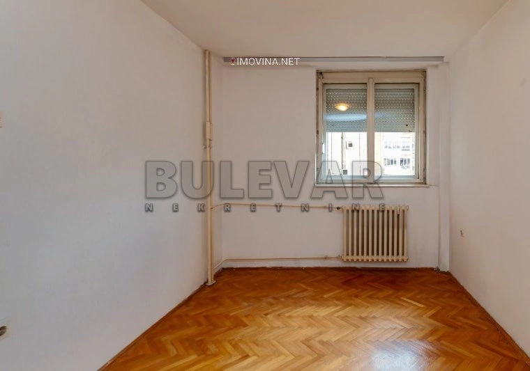 2‑комнатная квартира с лифтом в Нише, Сербия