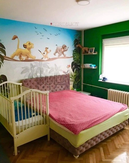 Квартира с 3 спальнями и террасой в Нише, Сербия