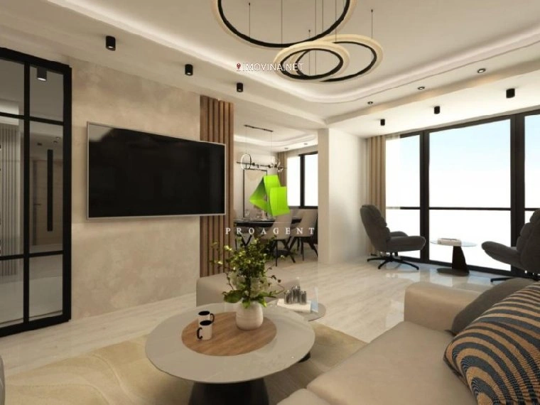 Трёхкомнатная квартира с открытым парковочным местом в Нише, Сербия