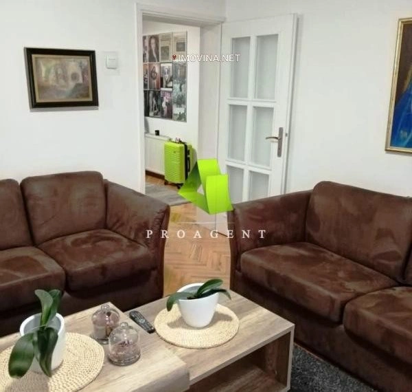 Дом с 3 спальнями и парковкой в Нише, Сербия