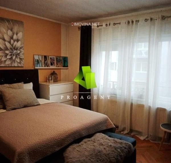 Дом с 3 спальнями и парковкой в Нише, Сербия