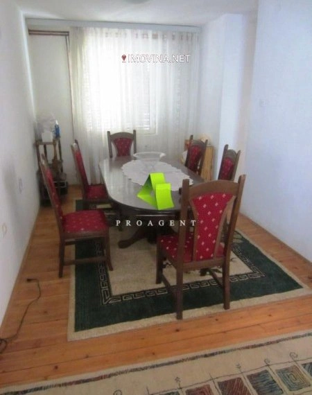 Дом с 4 спальнями и гаражом в Нише, Сербия