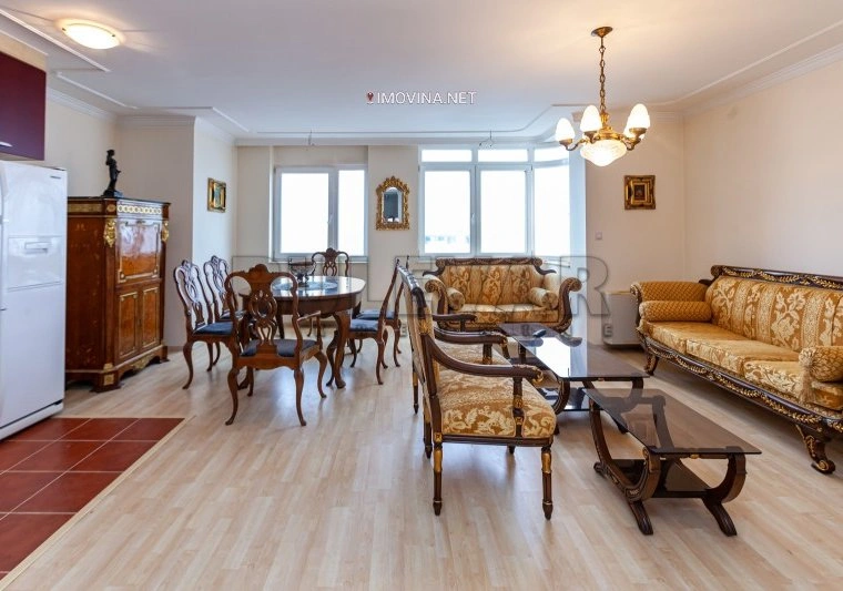 Квартира 78 m² с открытым парковочным местом в Нише, Сербия