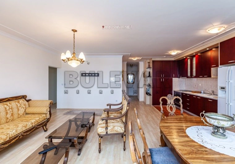 Квартира 78 m² с открытым парковочным местом в Нише, Сербия