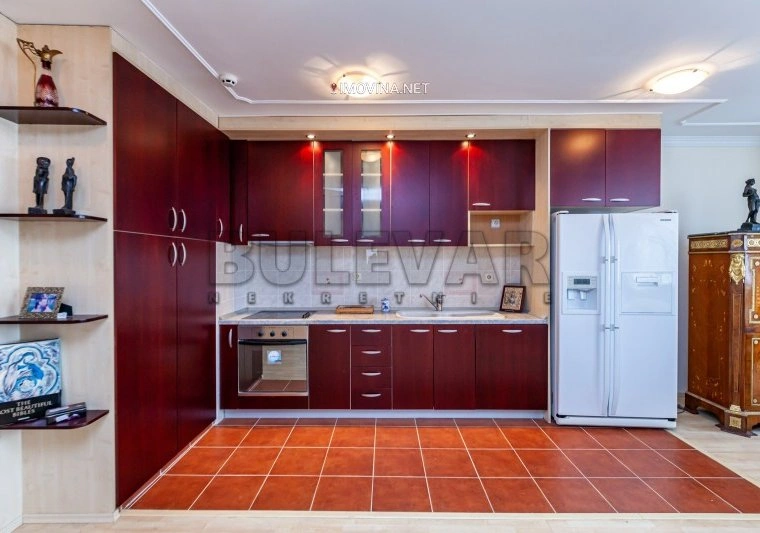 Квартира 78 m² с открытым парковочным местом в Нише, Сербия