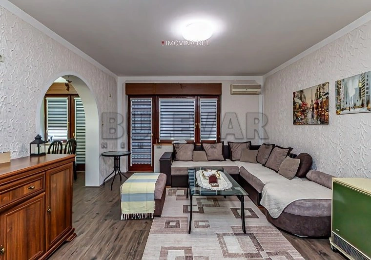 Дом 270 м² с садом в Нише, Сербия