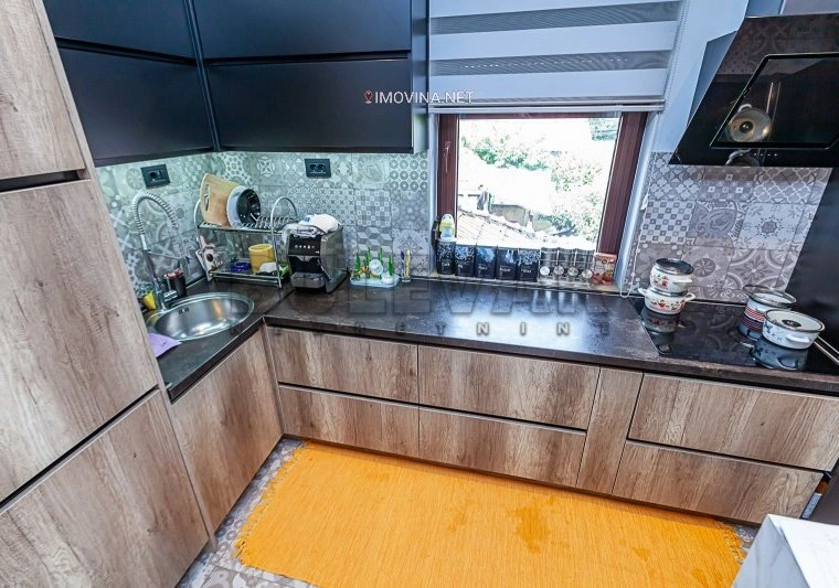 Дом с четырьмя спальнями и мебелью в Нише, Сербия