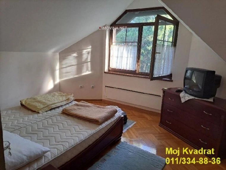 Дом с 4 спальнями и парковкой в Златиборе, Сербия