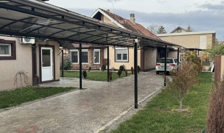 Дом с 4 спальнями и лифтом в Зренянине, Сербия