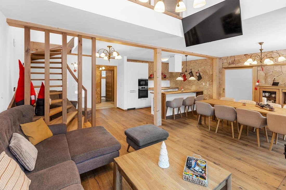 Дом 380 m² с парковкой в Прешове, Словакия